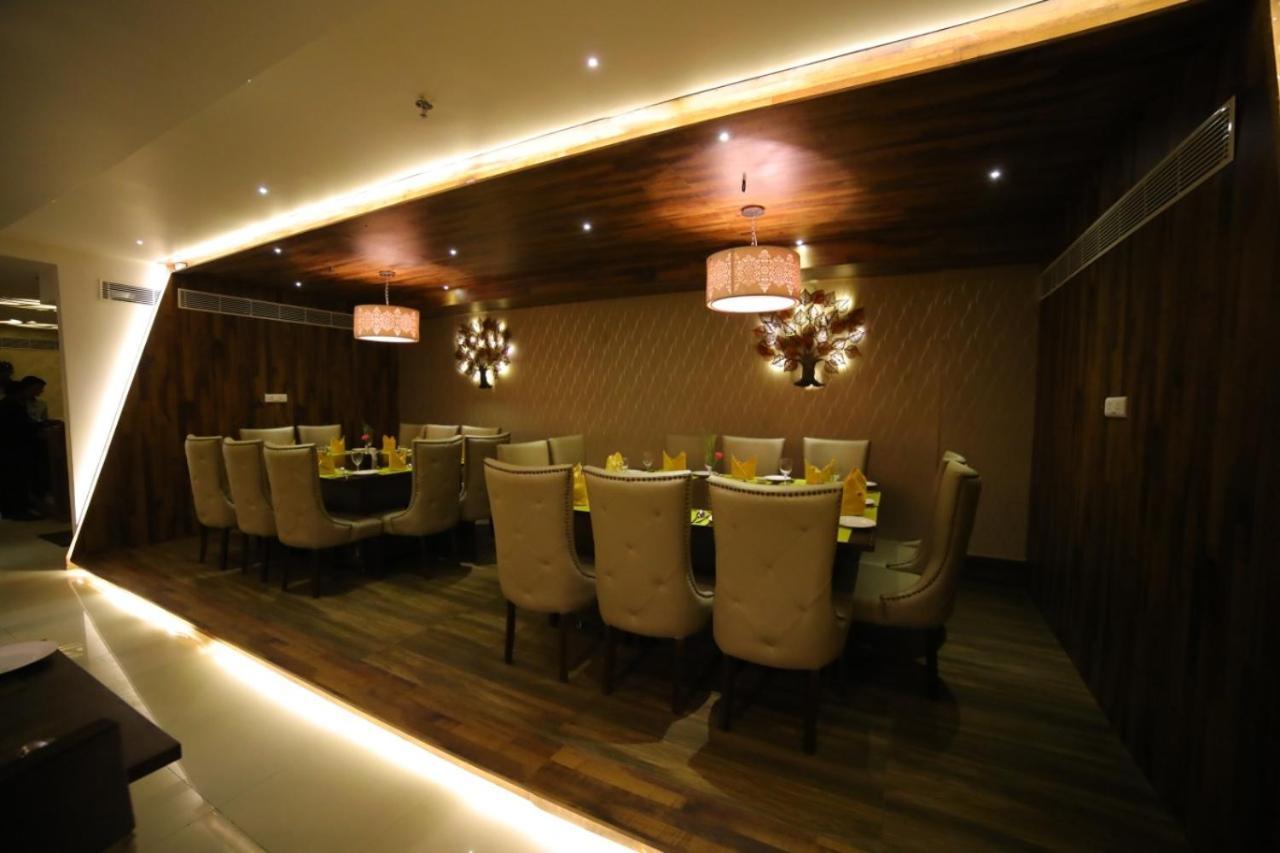 Olive Tree Hotel 비자야와다 외부 사진