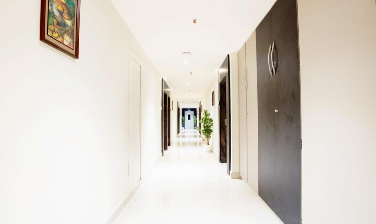 Olive Tree Hotel 비자야와다 외부 사진