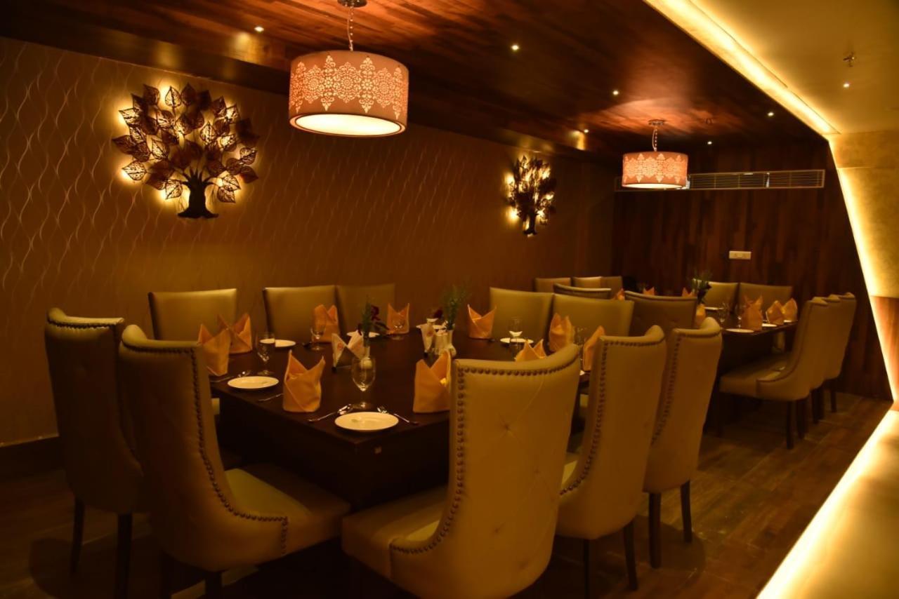 Olive Tree Hotel 비자야와다 외부 사진