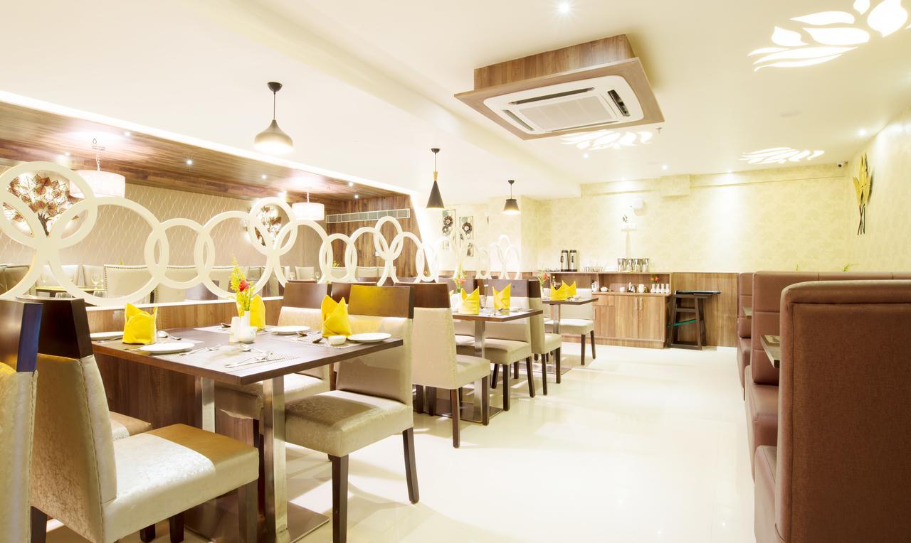 Olive Tree Hotel 비자야와다 외부 사진