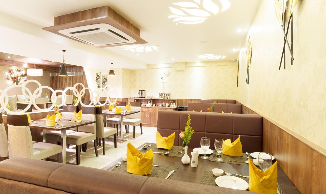 Olive Tree Hotel 비자야와다 외부 사진