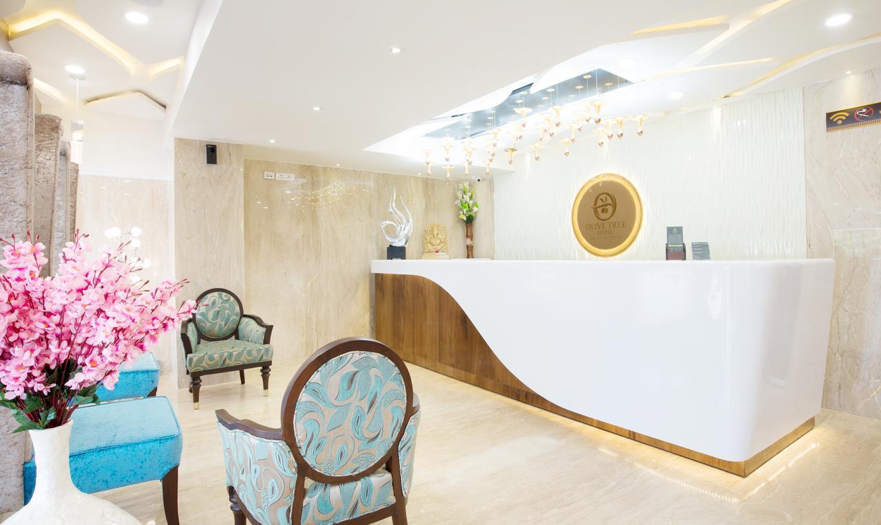 Olive Tree Hotel 비자야와다 외부 사진
